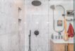 Mamparas de ducha con poco perfil VS con perfiles